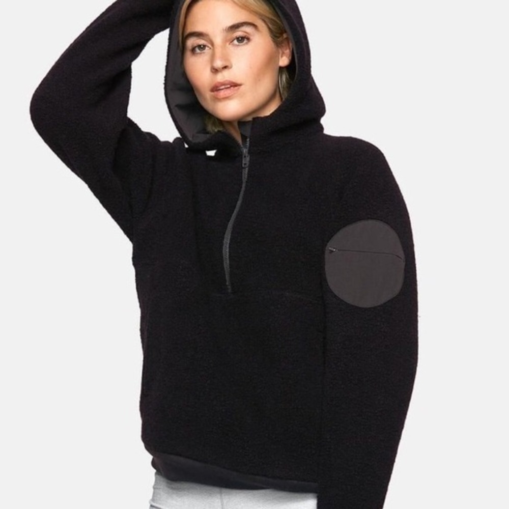 Outdoor voiced - MegaFleece in Black